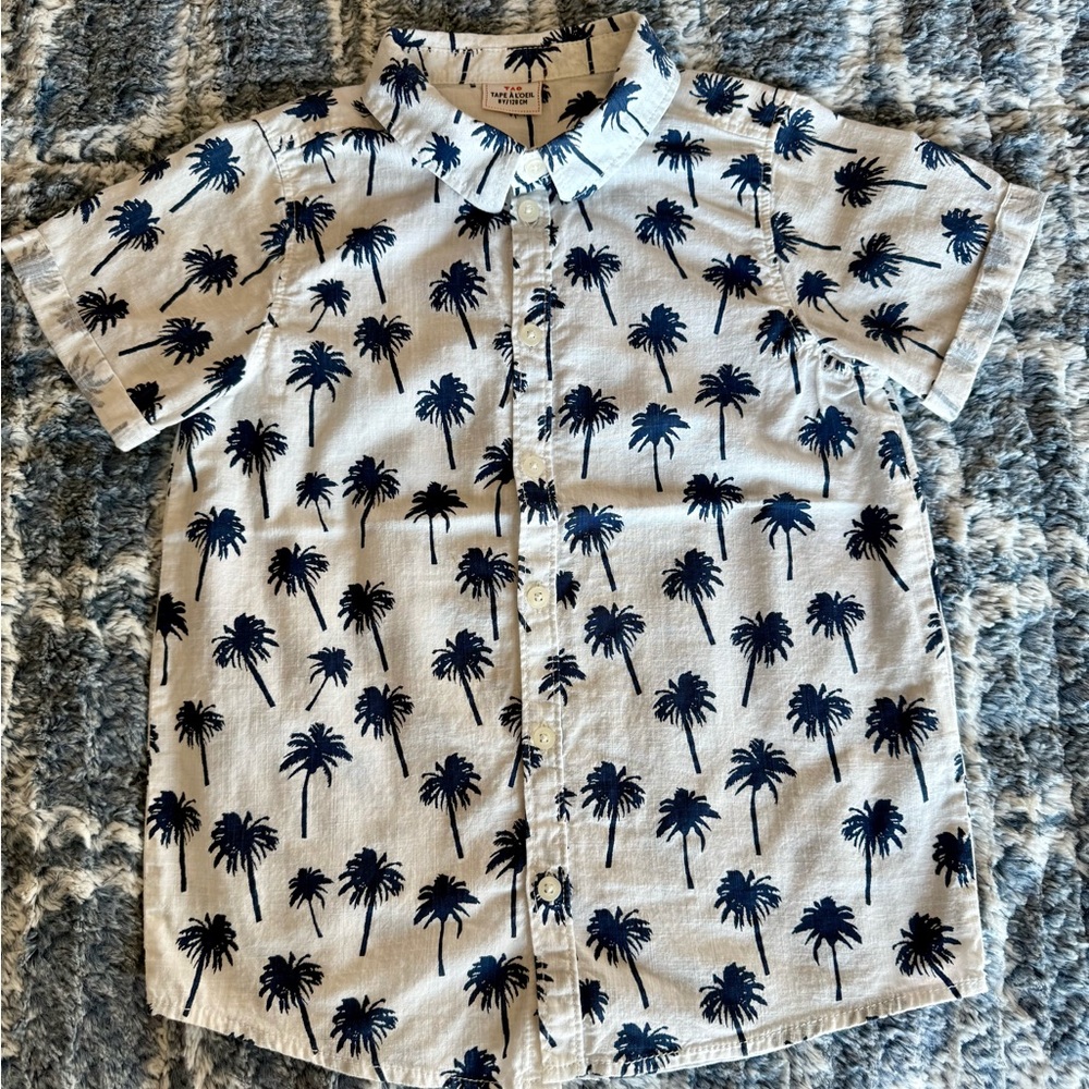 TAPE À L'OEIL TAO White and Blue Short Sleeve ButtonDown Shirt w Palm Tree Print